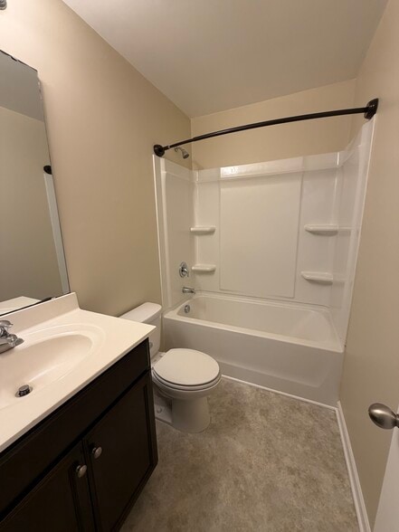 Building Photo - 3556 Jetstream Dr NW