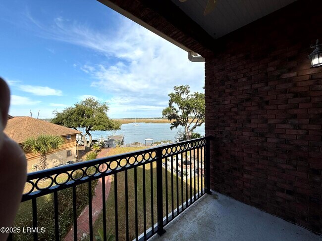 Building Photo - 54 Battery Crk Clb Dr