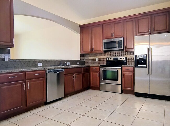 Building Photo - 490 Bismarck Way