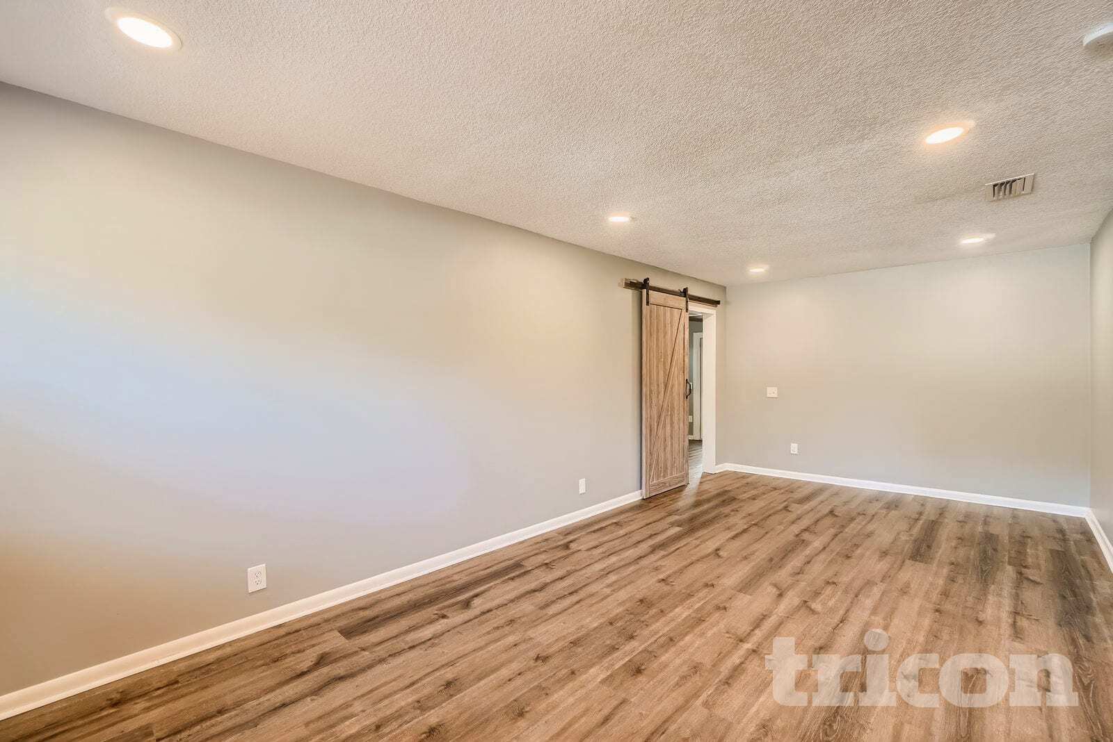 Building Photo - 348 Barbara Cir