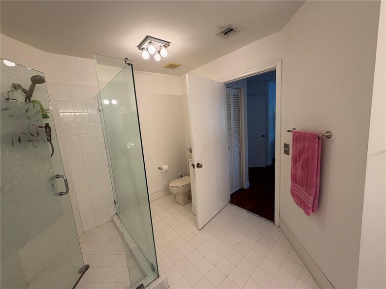 Building Photo - 4908 SW 151st Ave