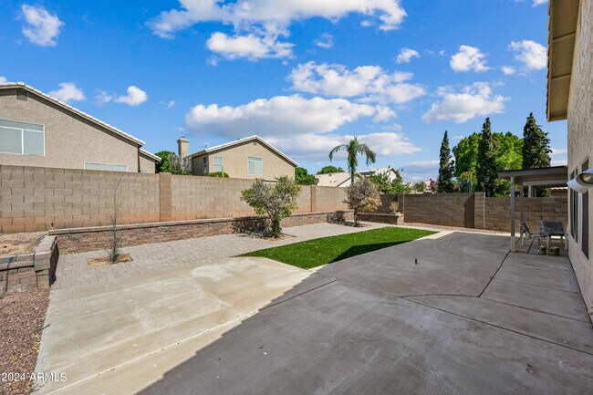 Building Photo - 4436 E Mountain Sage Dr