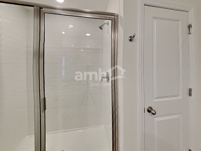 Building Photo - 27288 St Andrews Ave