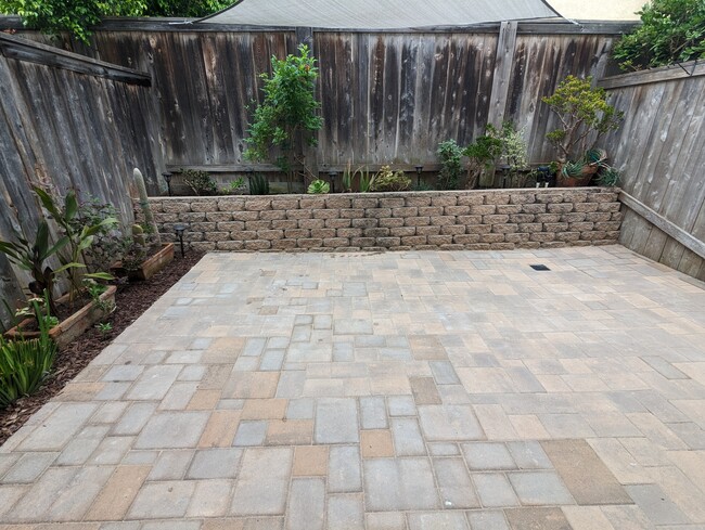 Building Photo - 3617 Caminito Carmel Landing