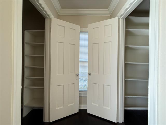 Building Photo - 1321 Smilax Ave