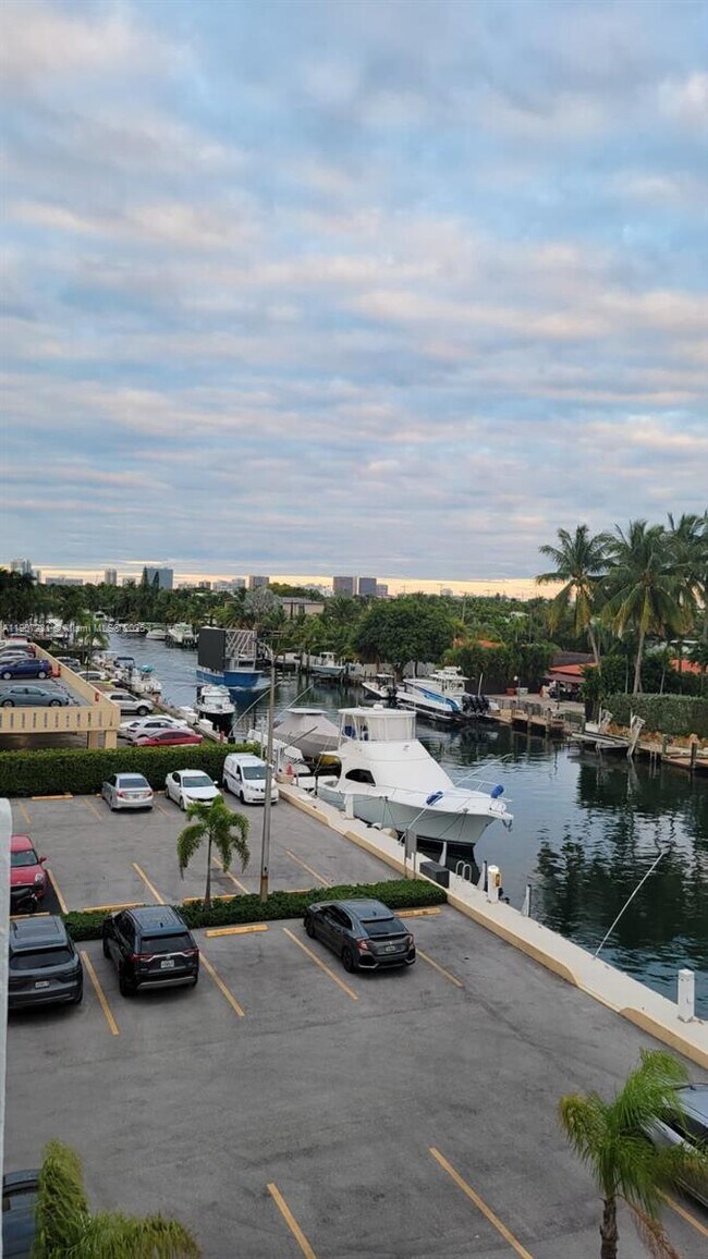 Building Photo - 2020 NE 135th St