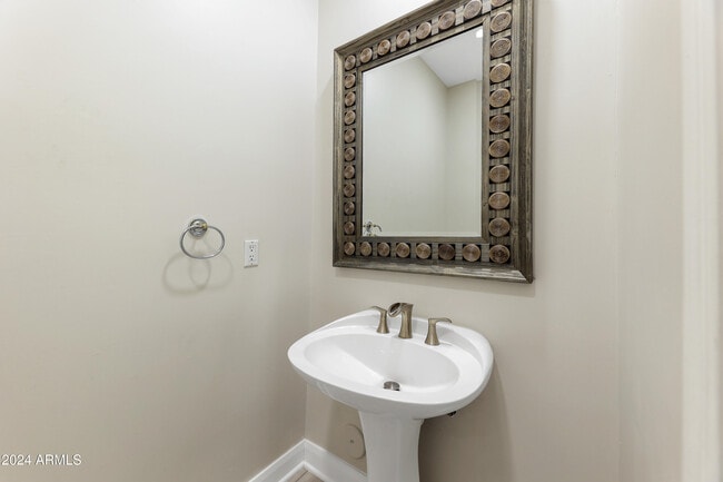 Building Photo - 11811 E Terra Dr