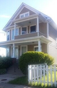 Building Photo - 332 West St