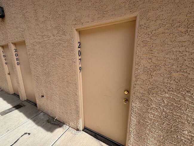 Building Photo - Beautiful 2BED/2BATH Condo near The Lakes