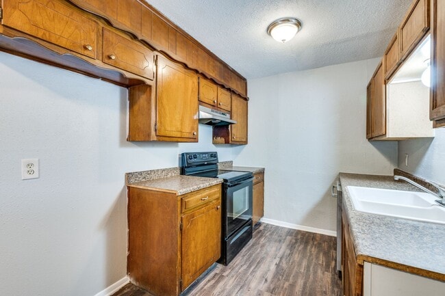 Building Photo - Classic 3 Bedroom Single-Story in Ft. Worth