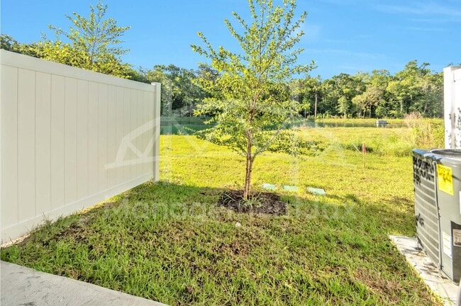 Building Photo - 8373 Zenith Cir