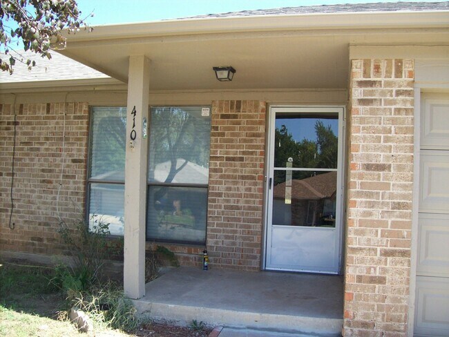 Building Photo - 410 S Greengate Dr