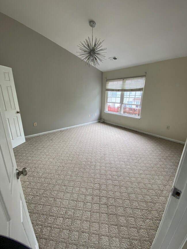 Building Photo - 6843 Jade Ct