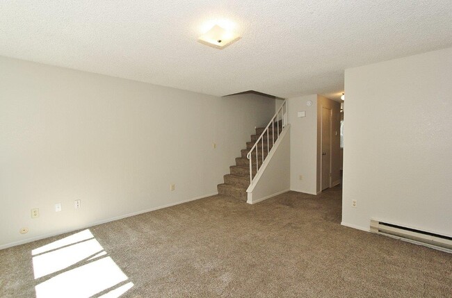 Building Photo - 86 N Raymond St