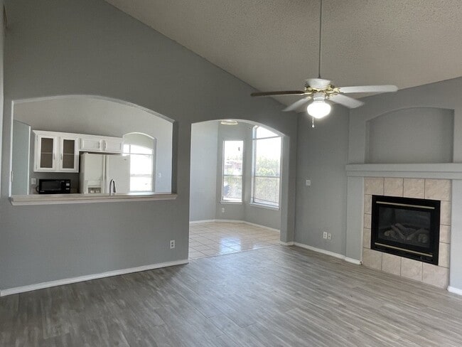 Building Photo - 3701 Trina Pl