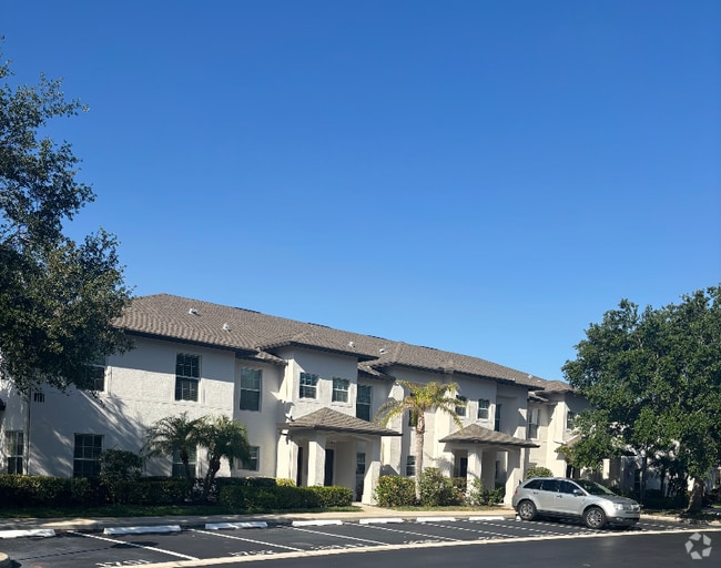Building Photo - 9063 Gervais Cir