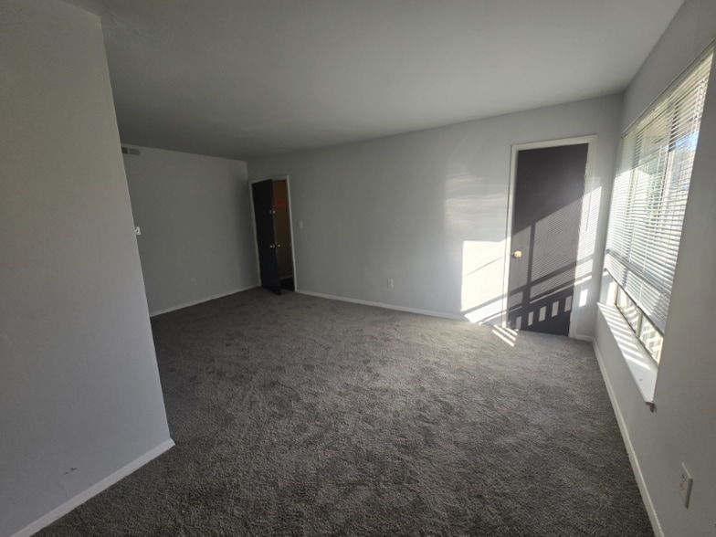 Building Photo - 1209 Nelson St