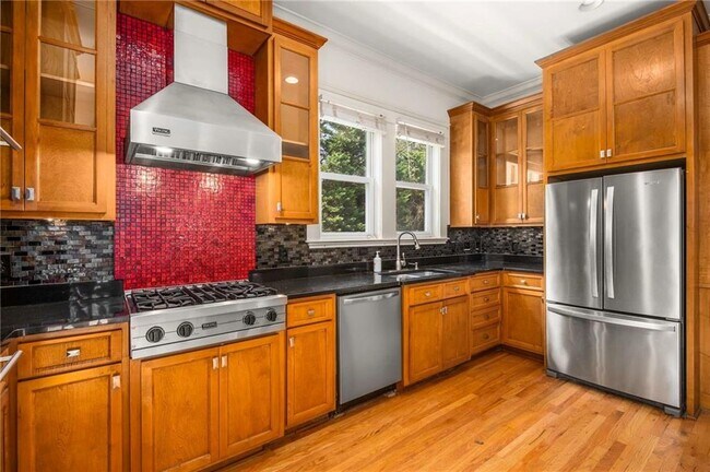 Building Photo - 787 Flat Shoals Ave SE