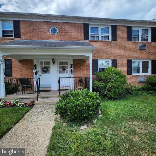 Primary Photo - 2 Sterling Terrace