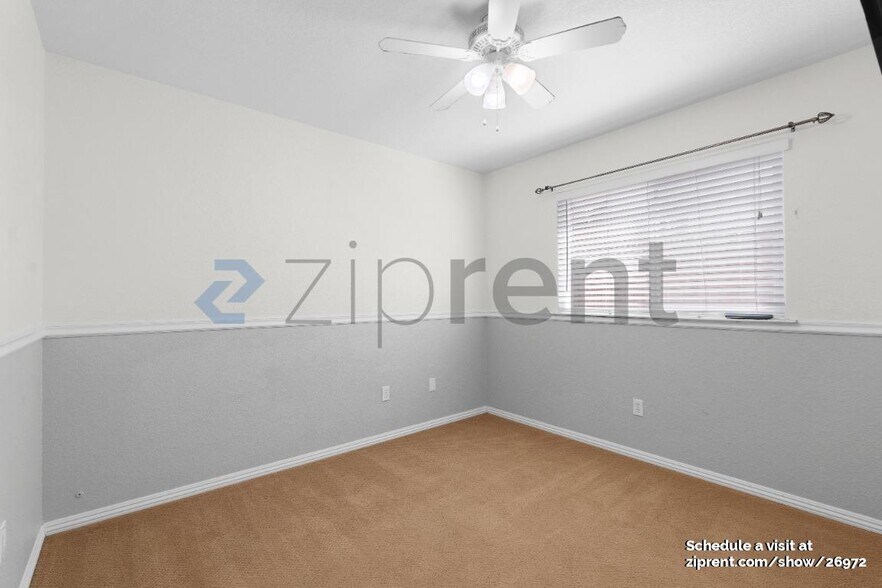 Building Photo - 5324 Vichy Cir