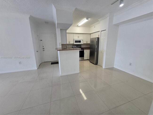 Building Photo - 220 SW 116th Ave