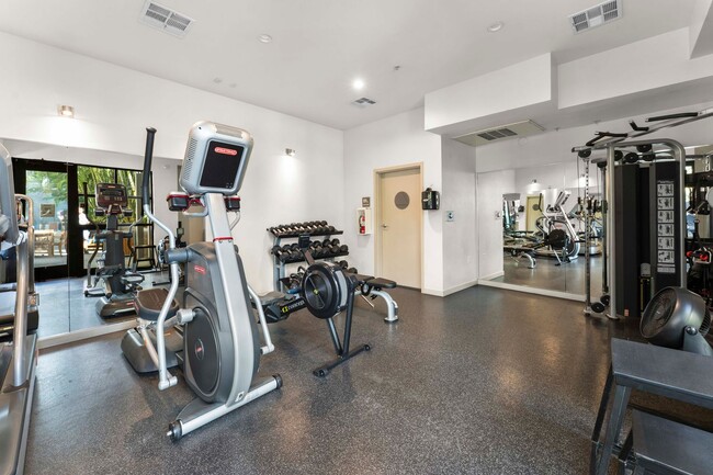 Building Photo - April Move-in Special $500 off Rent - Downtown Cortez Hill Junior Studio | Pool, Parking & Modern...