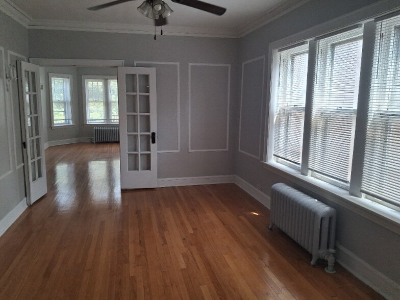 Building Photo - 8808 S Blackstone Ave