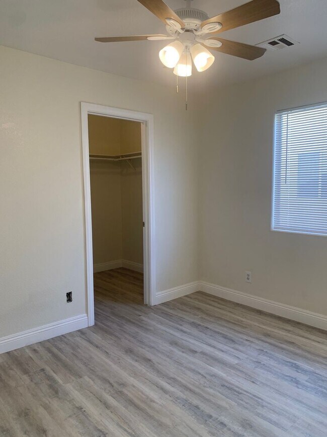 Building Photo - Single Story 3 Bedroom Home for Rent