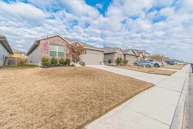 Building Photo - 2569 McCrae