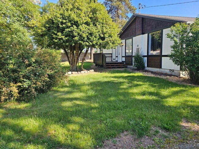 Building Photo - Charming 4Bed/2Bath Home in the Heart of Rainier! Available 6/10/26