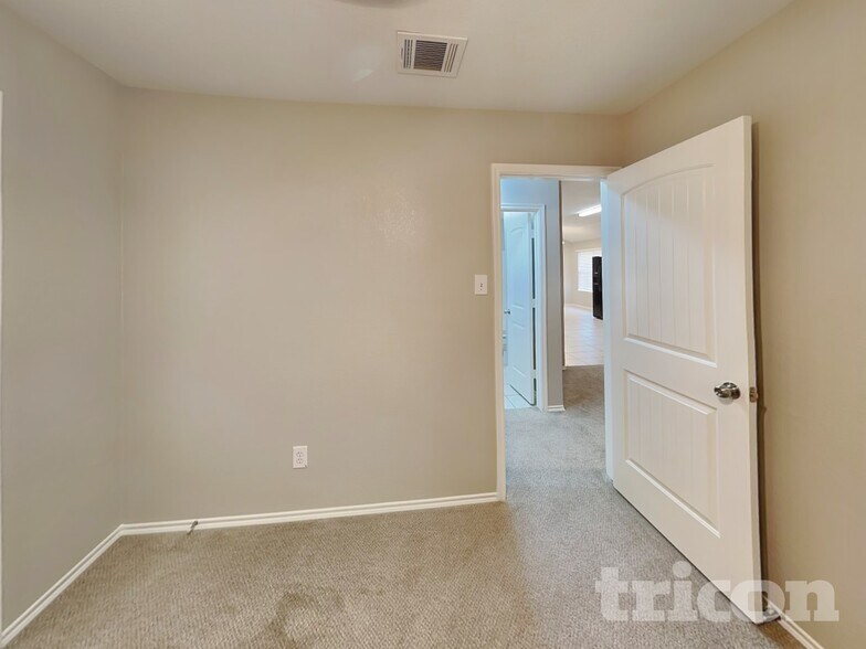 Building Photo - 711 Lentisco Dr