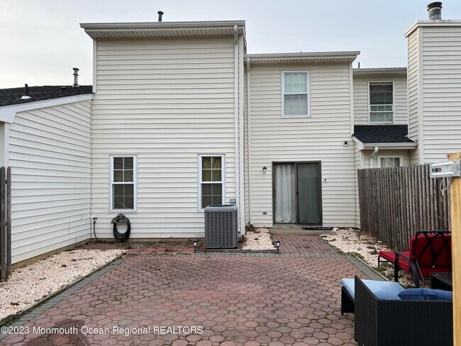 Building Photo - 37 Atlantis Terrace