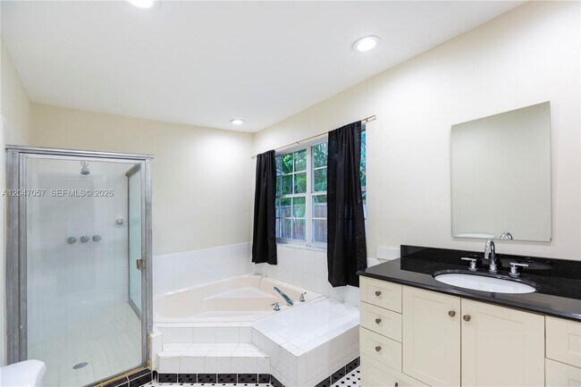 Building Photo - 5451 SW 80th St