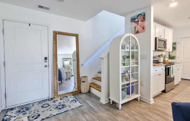 Building Photo - 843 67th Ave N