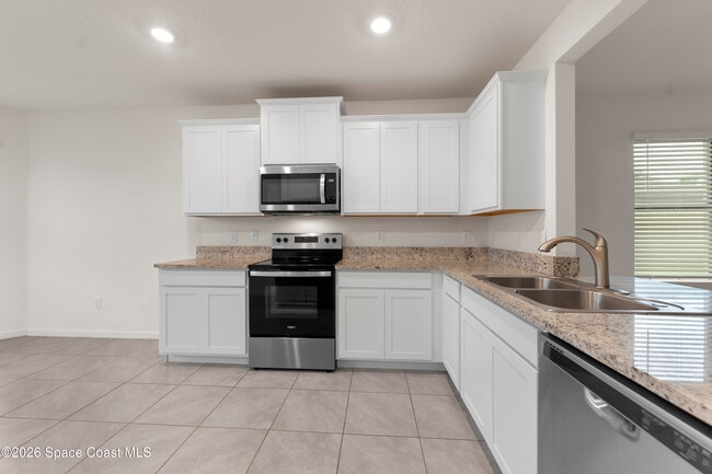 Building Photo - 7349 Tourmaline Dr