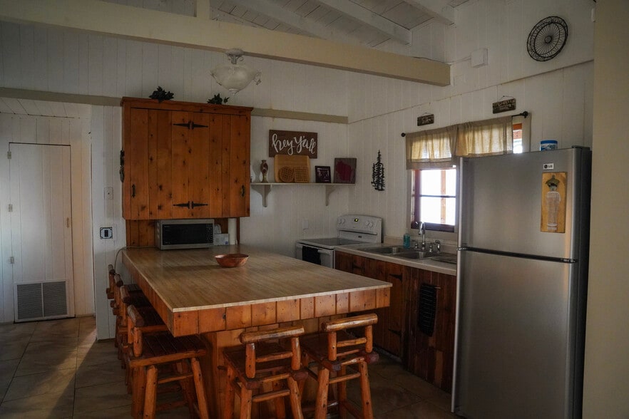 Building Photo - N3203 Ecker Lakeland Dr