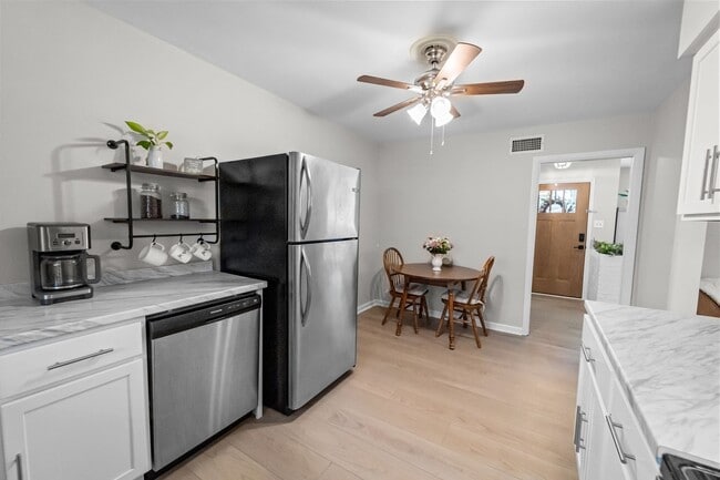 Building Photo - Charming 3-Bedroom Home on Savannah’s Southside with Covered Patio and Large Backyard