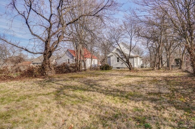 Building Photo - Remodeled 2 bedroom, 1 bathroom home for r...