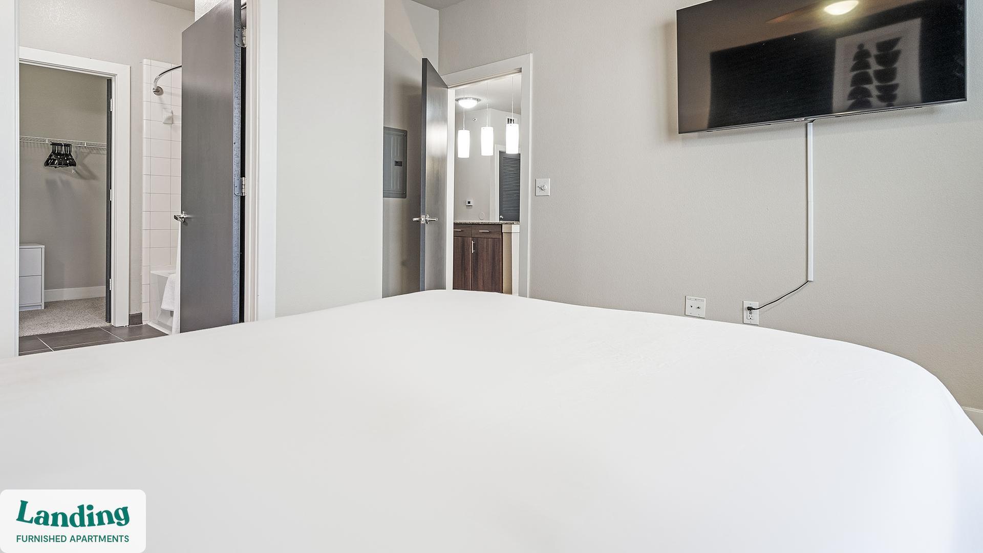 Building Photo - 1415 N Main Ave