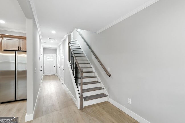 Building Photo - 163 Brad St