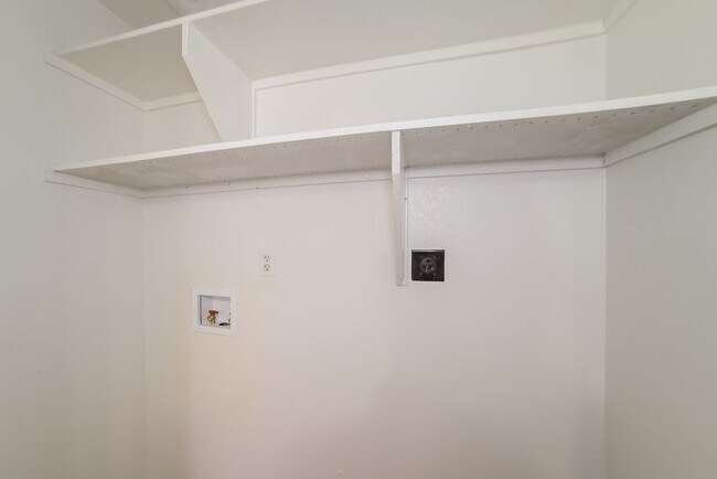 Building Photo - 5414 E Fairfield St