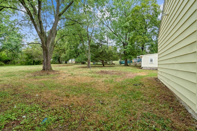 Building Photo - 60 Ellison Rd