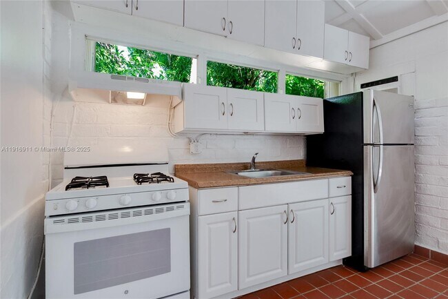 Building Photo - 3791 El Prado Blvd