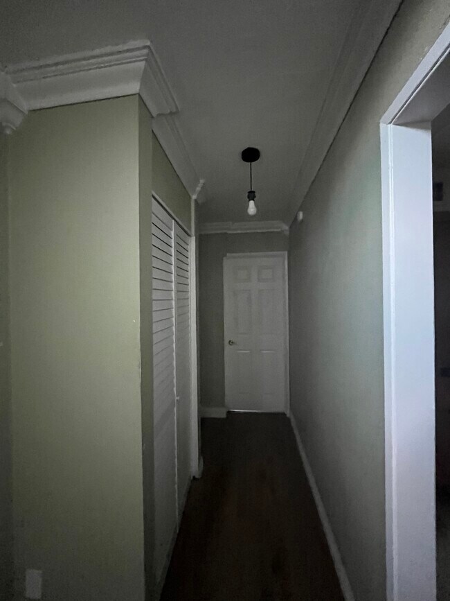 Building Photo - 22240 Wyandotte St