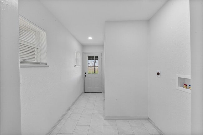 Building Photo - 3137 FM200