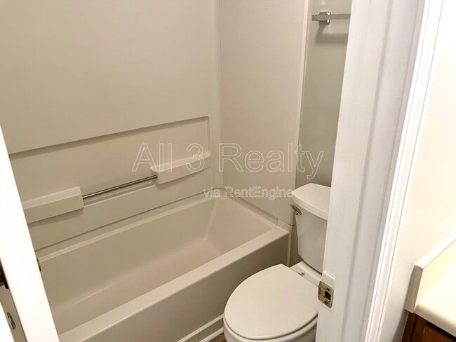 Building Photo - 120 Pye Ct