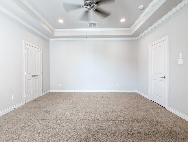 Building Photo - 5323 Kiam St