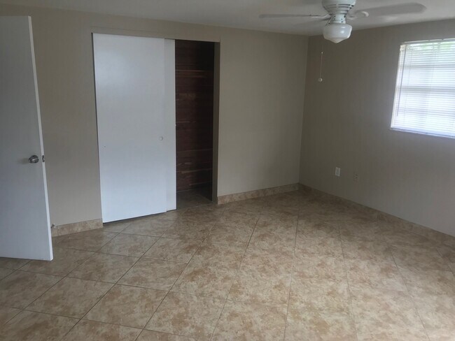 Building Photo - Beautiful 2 bedroom / 2 bath available now!