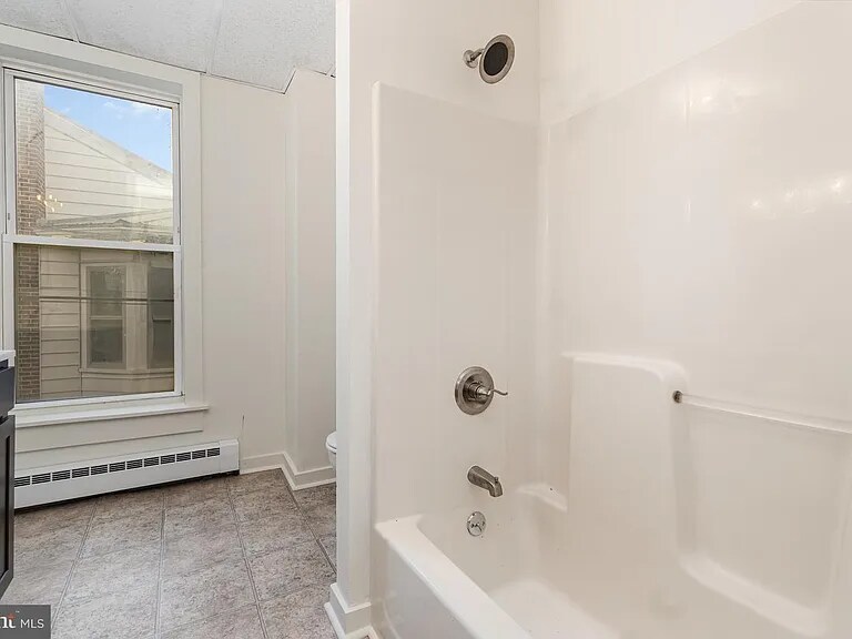 Building Photo - 323 Market St