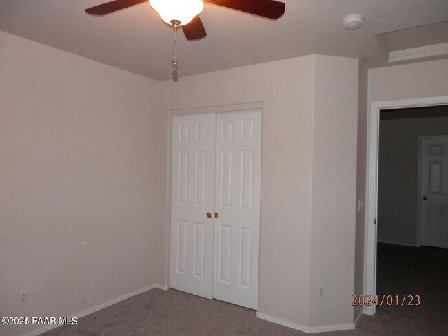 Building Photo - 7007 E Lantern Lane East